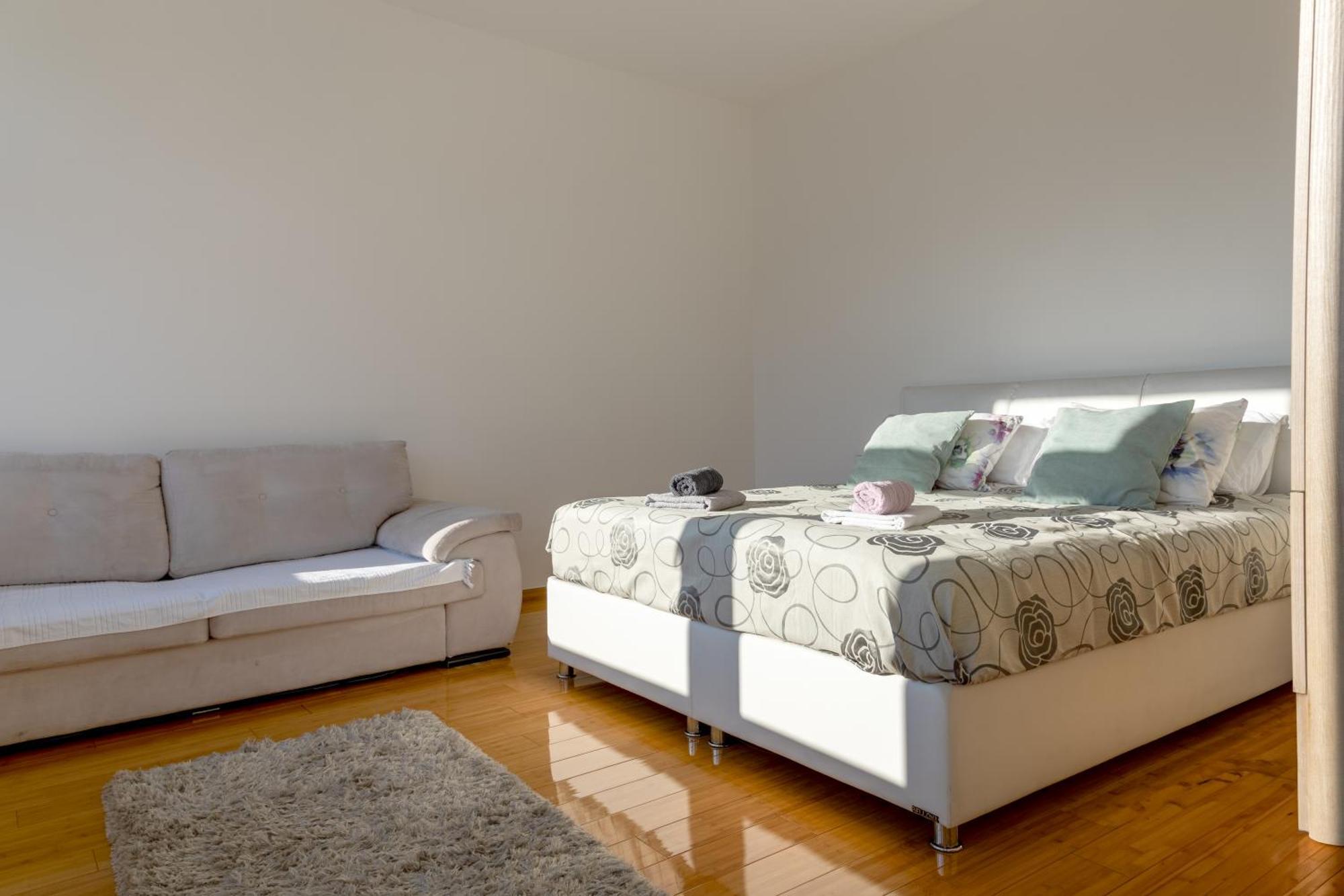 Central Apartment Mirza ซาราเยโว ภายนอก รูปภาพ